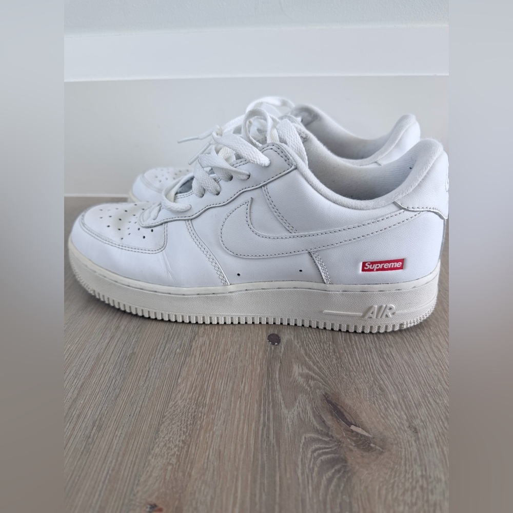 Nike Air Force 1 x Supreme Low Box Logo White Sneakers size 9 - Picture 3 of 10